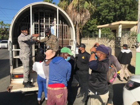 Comienza jornada de repatriaci&oacute;n de haitianos a &ldquo;gran escala&rdquo;
