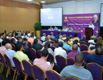 Comisi&oacute;n Electoral del PLD para orientarles sobre los aspectos de la Ley de Partidos, de obligatorio cumplimiento