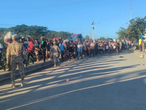 Refuerzan control de seguridad en la frontera ante entrada de comerciantes haitianos