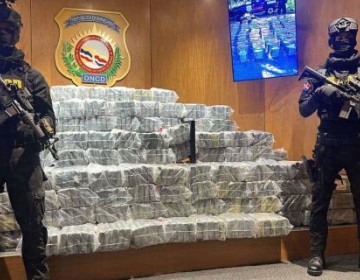 Incautan en Bayah&iacute;be 620 paquetes de droga en lancha proveniente de Suram&eacute;rica; responsables huyeron