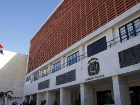 El PRM se impone en el Congreso con una mayor&iacute;a aplastante