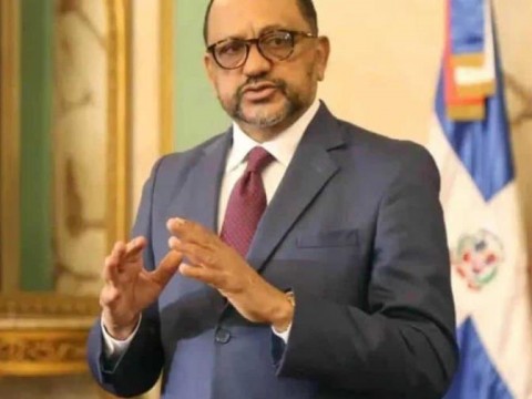 Antoliano Peralta dice ley permite deportar parturientas, pero respetando derechos
