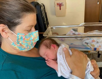 El COVID-19 puede cruzar la placenta y causar da&ntilde;os cerebrales en reci&eacute;n nacidos
