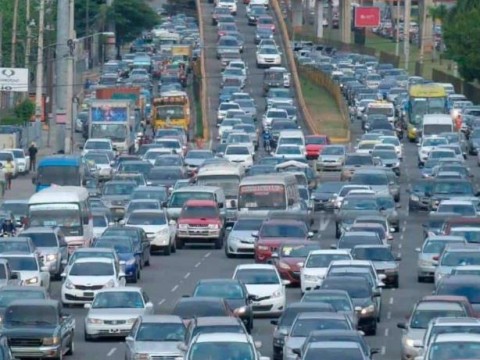 Estudio recomienda controlar crecimiento del parque vehicular