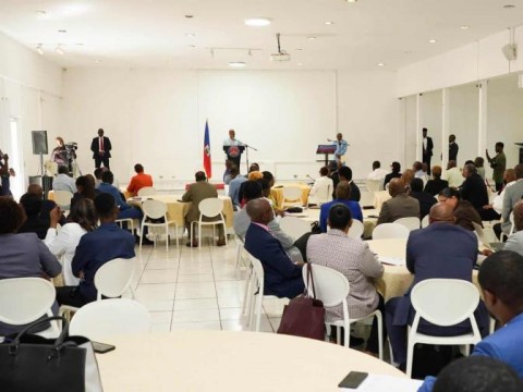 Gobierno de Hait&iacute; se renovar&aacute; y contratar&aacute; ocho mil empleados j&oacute;venes