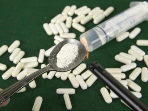 NY distribuye entre negocios nocturnos medicamento para revertir la sobredosis de opioides