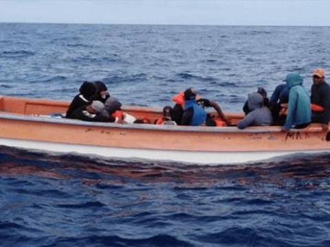 Repatr&iacute;an a 33 dominicanos y a siete haitianos interceptados en aguas de Puerto Rico