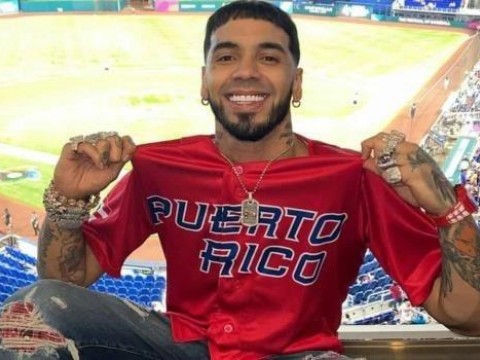 El mensaje de Anuel a su beb&eacute; Cattleya mientras ve&iacute;a el partido entre RD y Puerto Rico