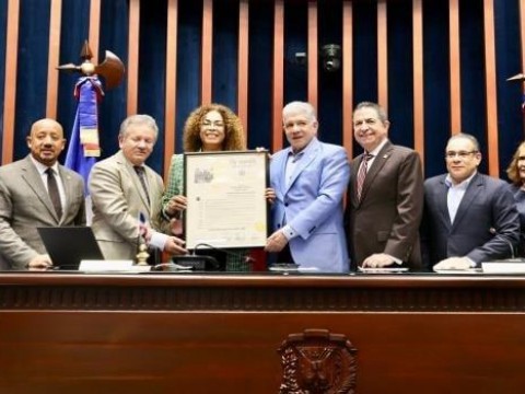 La Asamblea Estatal de Nueva York reconoce a Eduardo Estrella