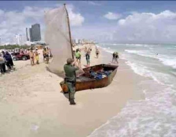 Detienen a 26 cubanos llegados en una balsa a una exclusiva isla de Miami