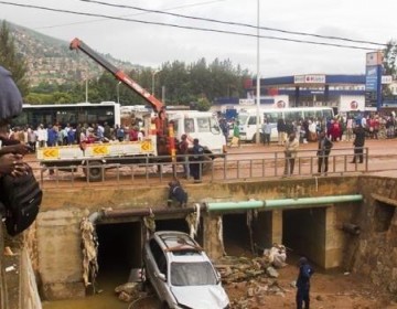 Las inundaciones dejan m&aacute;s de 100 muertos en Ruanda