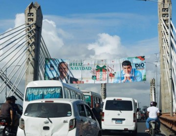 Rechazan cruzacalle propagand&iacute;stico en puente Juan Bosch