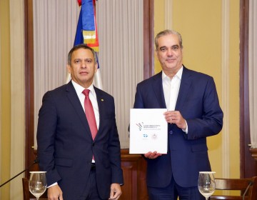 Presidente Abinader recibe la Declaraci&oacute;n de Santo Domingo tras culminar la XXII Cumbre Judicial Iberoamericana