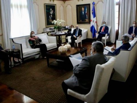 Presidente Danilo Medina analiza evoluci&oacute;n de medidas contra COVID-19