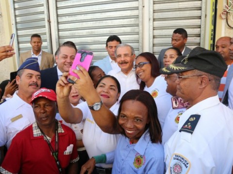 Danilo Medina realiza recorrido en San Pedro de Macor&iacute;s y eval&uacute;a oportunidades de desarrollo