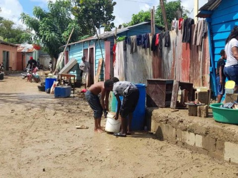 Gobierno elabora plan de ayuda y reparaci&oacute;n de da&ntilde;os por Franklin