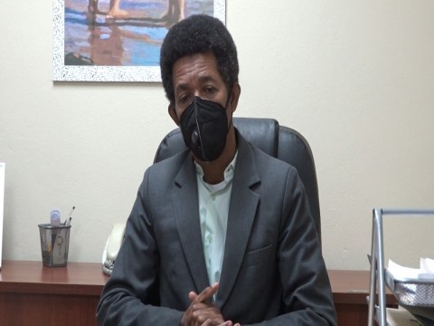 Clemente Terrero denuncia deuda hist&oacute;rica en el hospital Robert Reid Cabral  