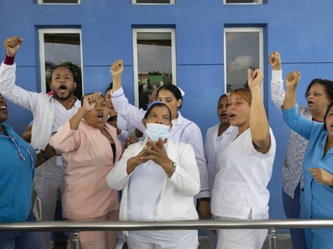 El &eacute;xodo de enfermeras provoca escasez de estas profesionales