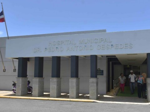 Denuncian hospital de Constanza no cuenta con ambulancia para el traslado de pacientes