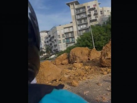 Por derrumbes cierran un tramo pr&oacute;ximo al puente Flotante