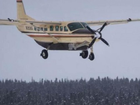 Buscan un avi&oacute;n desaparecido en Alaska con 10 personas a bordo