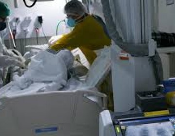 Sistema sanitario del Amazonas en Brasil colapsa por aumento de casos de COVID-19