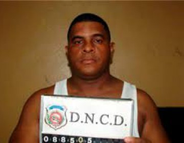 Hombres buscados durante allanamiento en Santiago son ex oficiales de la Armada RD