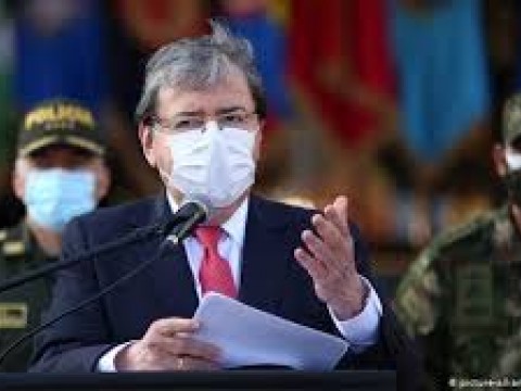 Decretan duelo nacional en Colombia por la muerte del ministro de defensa por COVID-19 