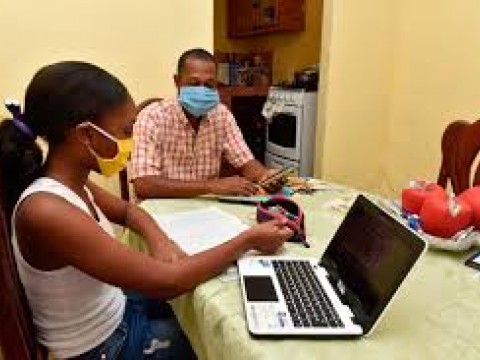Padres rechazan convocatoria a clases semipresenciales 