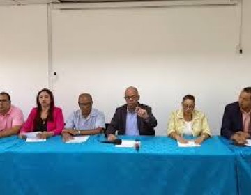 Maestros de la UASD piden aumento del 40% y jubilaci&oacute;n con 60 mil pesos 
