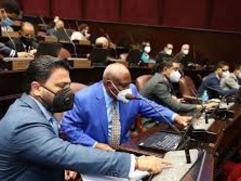 Diputados aprueban pr&eacute;stamo por US$100 millones para financiar Pacto Educativo