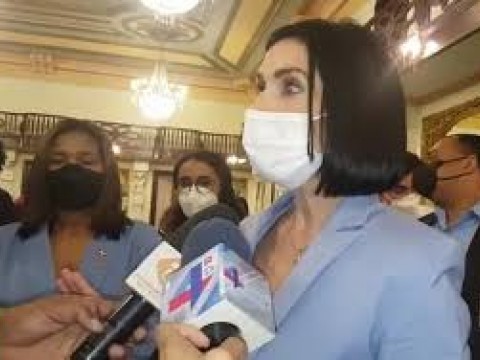 Primera Dama dice pa&iacute;s no ha recibido vacunas porque pa&iacute;ses poderosos se han apropiado de ellas