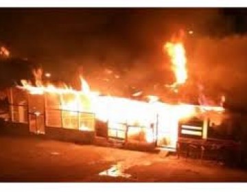 Incendio en C&aacute;rcel de La Victoria deja dos heridos 