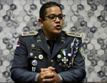 Polic&iacute;a Nacional apresa tres hombres participaron en asalto en Herrera, mientras persigue otros cuatro