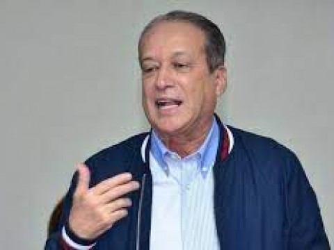 Reinaldo elogia al presidente Luis Abinader
