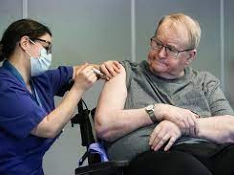 Noruega: M&eacute;dicos creen reacci&oacute;n inmunol&oacute;gica por AstraZeneca caus&oacute; trombosis