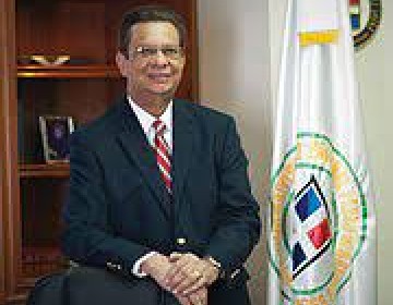 Miguel Fiallo Calder&oacute;n es reelecto como rector de la UNPHU
