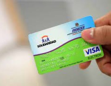 ADESS entrega de tarjetas a v&iacute;ctimas de fraude con programa Qu&eacute;date en Casa