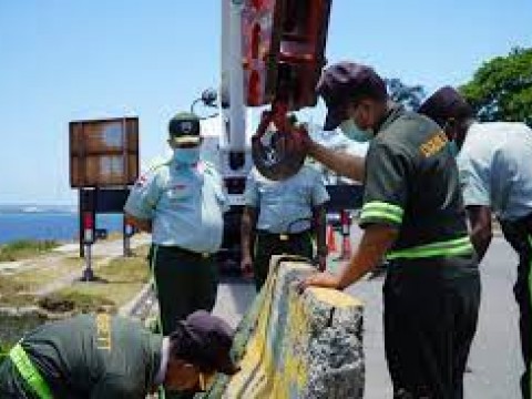 DIGESETT coloca muros en el Malec&oacute;n para evitar accidentes de tr&aacute;nsito