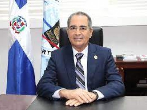 Pasaportes emitir&iacute;a documento de viaje en menos de 48 horas para todo el que lo solicite