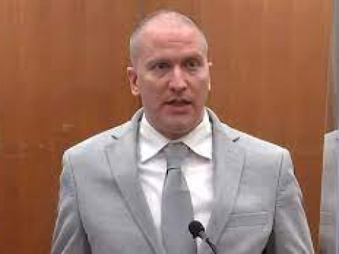 Tribunal en Minnesota condena a 22 a&ntilde;os y medio a polic&iacute;a asesin&oacute; a George Floyd