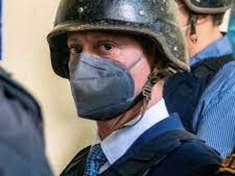 Con los ojos llorosos Jean Alain sali&oacute; del tribunal tras conocer que va a prisi&oacute;n preventiva