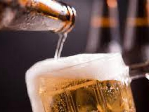Desde hoy se podr&aacute; consumir alcohol en negocios o espacios p&uacute;blicos hasta las 11:00 de la noche