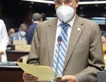 Diputado sugiere erradicar todos los cerdos del pa&iacute;s por casos de fiebre porcina