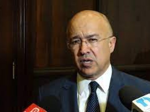 Dom&iacute;nguez Brito critica endeudamiento del Gobierno, ministro de hacienda le responde