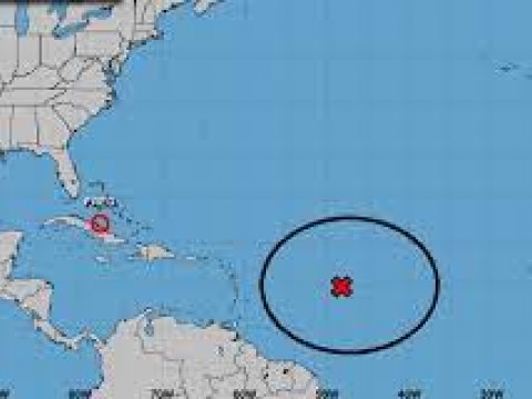 Vigilan Onda Tropical con 80 % de probabilades de convertirse en cicl&oacute;n