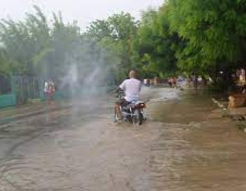 Evacuan militares y familias de la frontera por crecida del r&iacute;o Pedernales