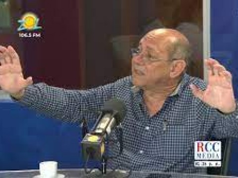 &ldquo;Aqu&iacute; tiembla la tierra, si t&uacute; no quieres terremoto m&uacute;date&rdquo;