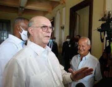 Hip&oacute;lito dice que no se sentar&aacute; cerca de Leonel durante di&aacute;logo nacional