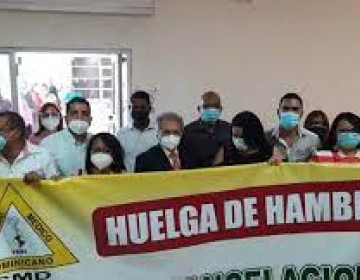 Waldo Ariel inicia huelga de hambre pidiendo restituci&oacute;n de m&eacute;dicos cancelados 